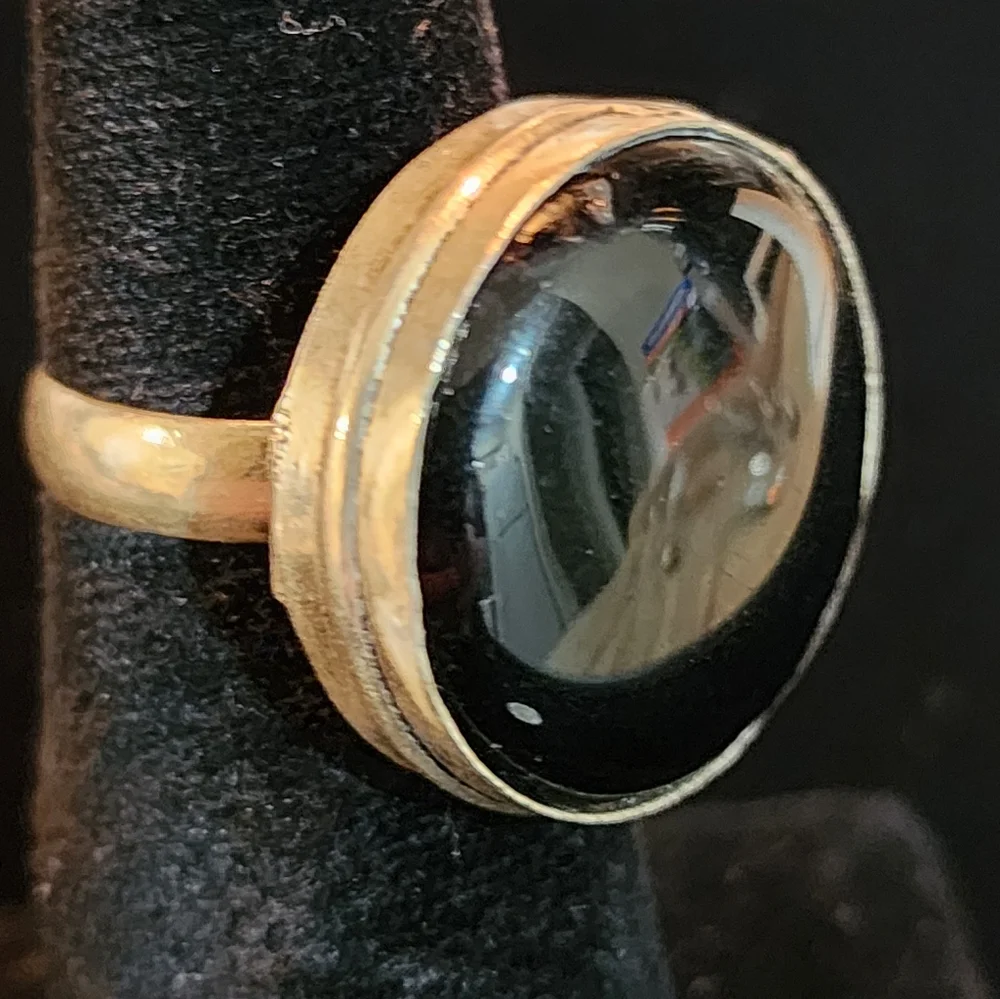Onyx Ring - Picture 2 of 5